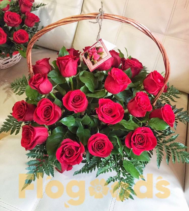 Корзина «Донна роза» за 12 376 руб.